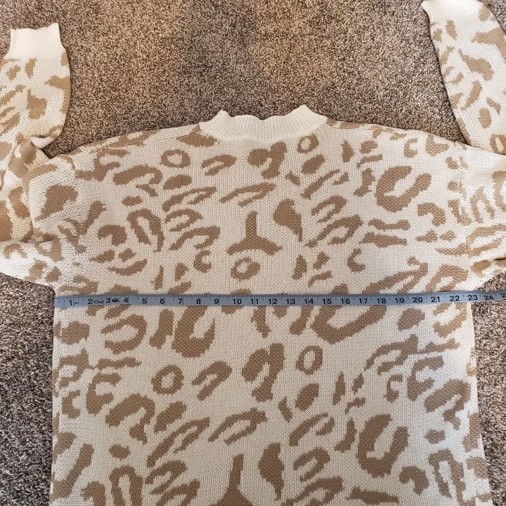 Vestidos Ladies  Khaki White Leopard Print Oversized  Crew Neck Sweater sz Med